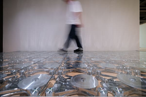 藝術家鄺鎮禧現正於鳳甲美術館參展「一百坪的散步練習」