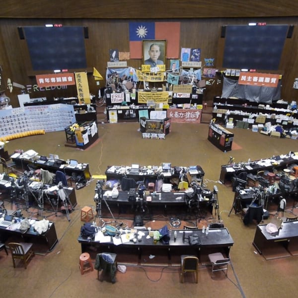 藝術家袁廣鳴、蔡佳葳與何采柔於西班牙穆西亞砲兵營文化中心參展「臺灣回聲」