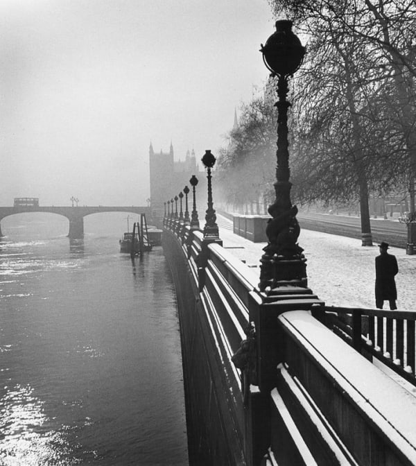 Wolfgang Suschitzky, Embankment, London, 1947