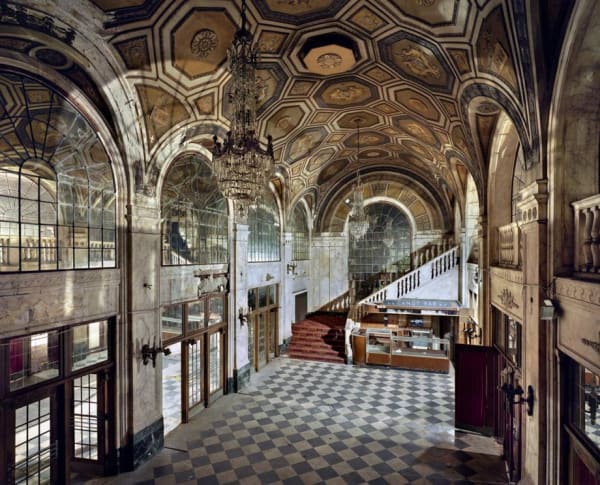 Loew’s Palace Theater, Bridgeport, CT. Image © Yves Marchand and Romain Meffre, from the book Movie Theaters, published by Prestel