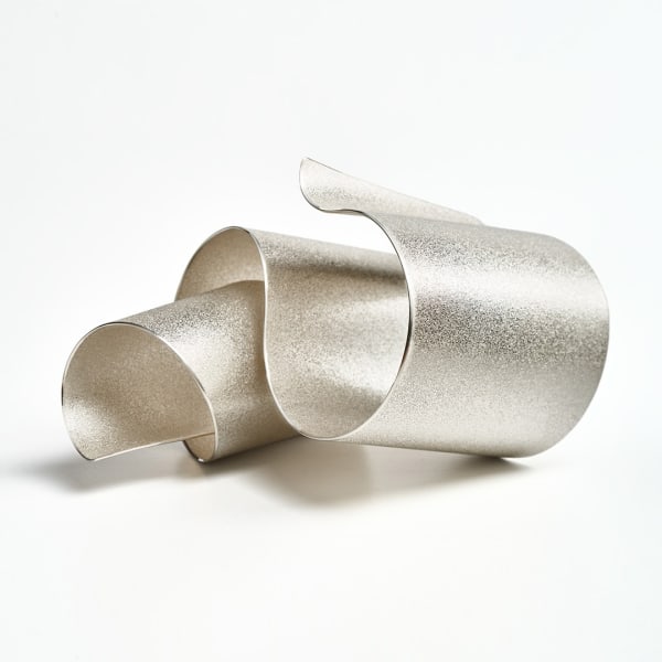 Wild Waters, 2022, arm sculpture by Ute Decker, currently on show at Elisabetta Cipriani Gallery, 100% recycled sterling silver, unique within a series of 12. Photography Xavier Young
