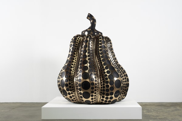 Yayoi Kusama, Pumpkin (L), 2016 Mirror polished bronze 152 x 120 cm 59 7/8 x 47 1/4 in