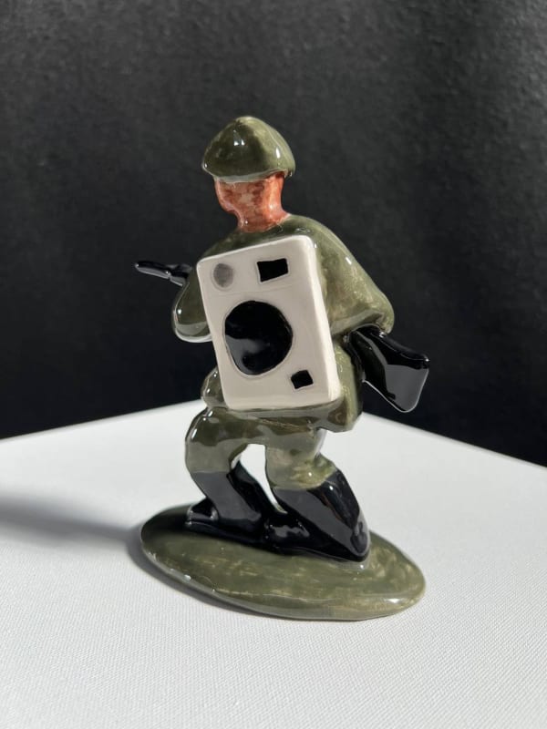 Ceramic soldier with washing machine 2