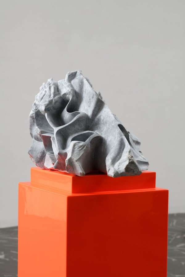 Federico Fusj, Ritratto Morale XII II Nome di D-O / the Name of G-D, 2022-23, marble and lacquered wood, cm 142 x 40 x 45 c.