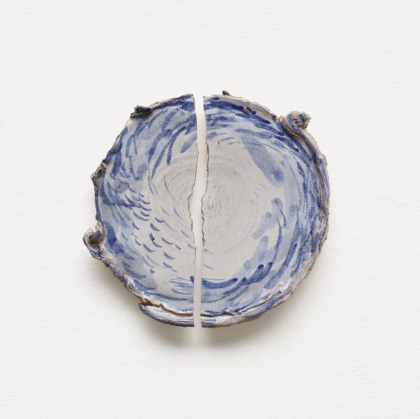 Un servizio (detail 20), 2025 Glazed ceramic cm 27 x 27 Ph Carlo Favero