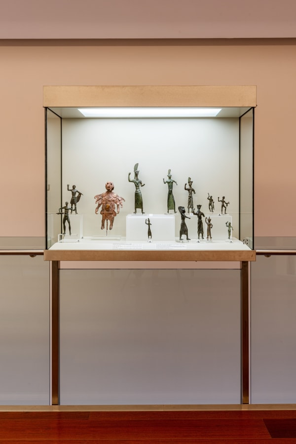 Evgeny Antufiev Untitled, 2020 bronze, amber, enamel Cm 35 x 15 ca. Courtesy the artist & z2o Sara Zanin Photocredits Ela Bialkowska, OKNOstudio