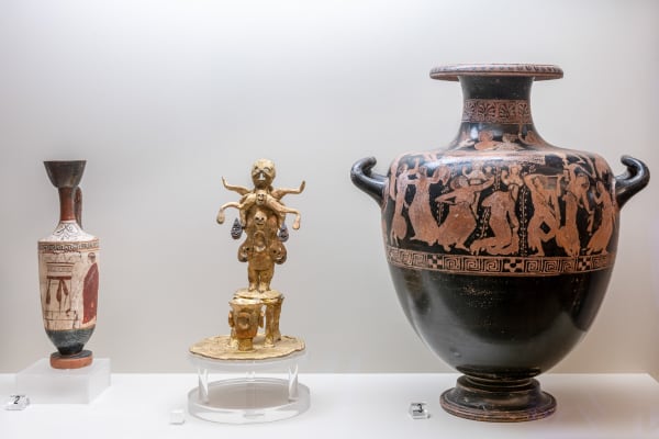 Evgeny Antufiev Untitled, 2020 bronze Cm 25 x 18 ø Courtesy the artist & z2o Sara Zanin Photocredits Ela Bialkowska, OKNOstudio