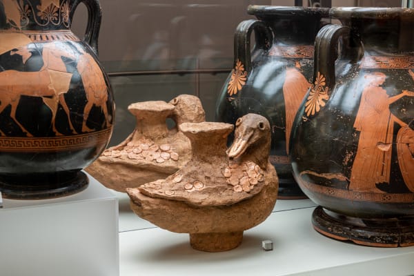 Evgeny Antufiev Untitled, 2017 ceramic Cm 25,5 x 30 x 19 Courtesy the artist & z2o Sara Zanin Photocredits Ela Bialkowska, OKNOstudio