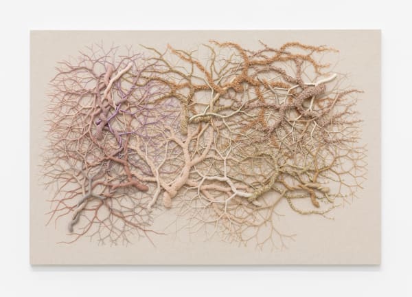 Janaina Mello Landini Ciclotrama 395 (fungi), 2025 Fios diversos sobre linho 120 x 180 cm