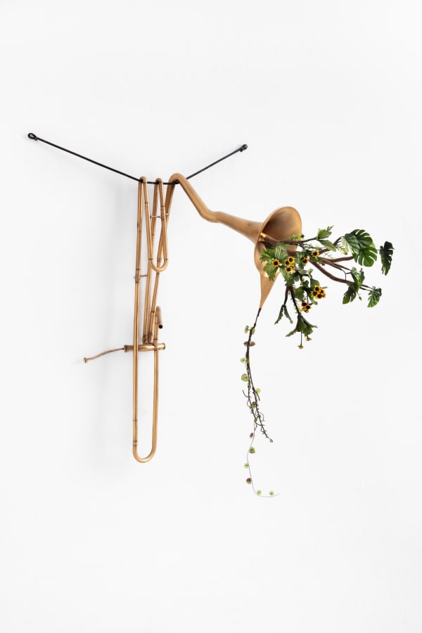 Camille Kachani Trombone curioso, 2022 Técnica mista 104 x 75 x 68 cm