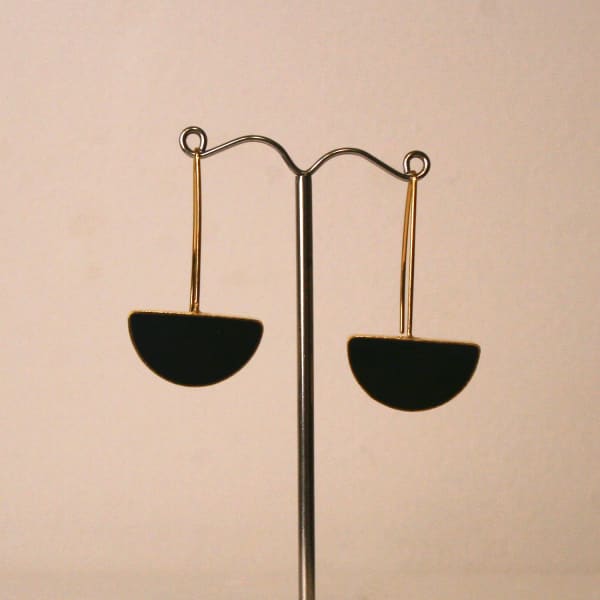 Claire Lowe - Small Arc Drop Earrings - Black Resin