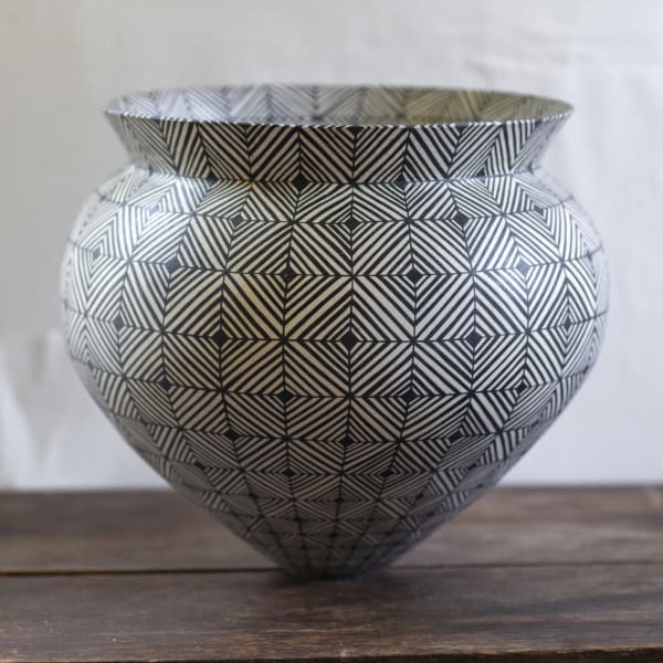 Ant & Di Edmonds of Tydd pottery large ceramic vessel with hand painted black and white diamond pattern