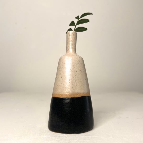 Jode Pankhurst, Small Bottle Vase - Ivory & Black, 2025