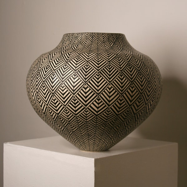 Ant & Di Edmonds of Tydd Pottery medium sized ceramic vessel with a rounded body and a geometrical hand drawn kite pattern