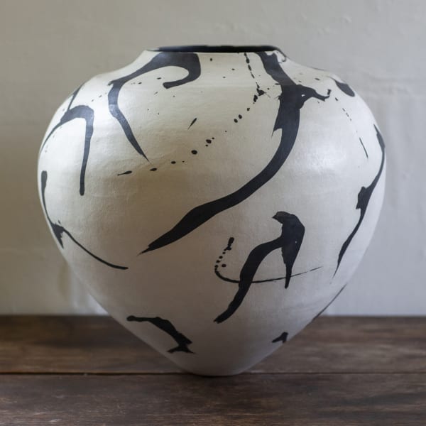 Ant & Di Edmonds of Tydd pottery large ceramic vessel with hand painted black and white splatter pattern