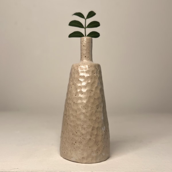 Jode Pankhurst speckled white vase with dimple markings