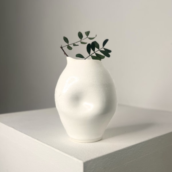 Linda Bloomfield, Ivory White Jug #2, 2025