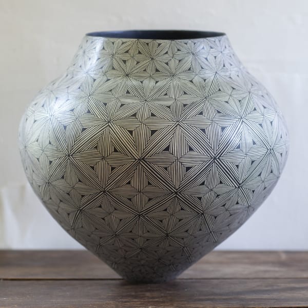 Ant & Di Edmonds of Tydd pottery large ceramic vessel with hand painted black and white flag pattern
