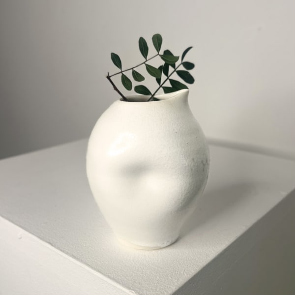 Linda Bloomfield, Ivory White Dimpled Jug, 2025