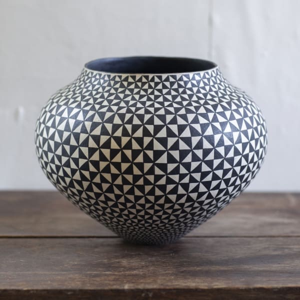 Ant & Di Edmonds of Tydd pottery small ceramic vessel with hand painted black and white triangle pattern