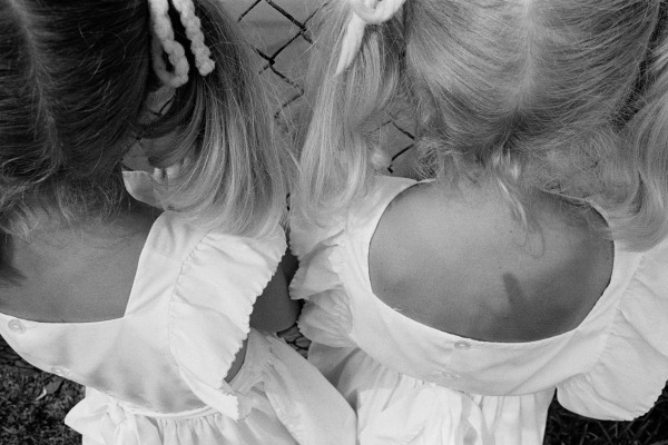 Tina Barney, Pinafores (The Twins), 1977