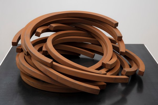 Bernar Venet, 212.5° Arc x 18, 2022