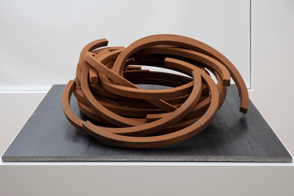 Bernar Venet, 210.5° Arc x 20, 2022