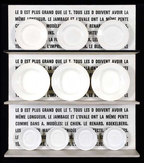 Marcel Broodthaers, Le D est plus grand que le T (assiettes), 1967