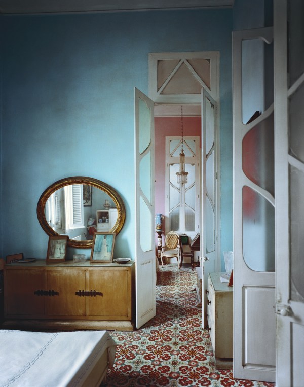 Robert Polidori, House of Amelia Pelaez, Estrada Palma 261, Vibora, Cuba, 2001