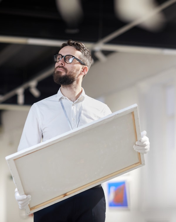 Gallery Management, Connect a website with gallery management for seamless inventory, contact and accounting integration.