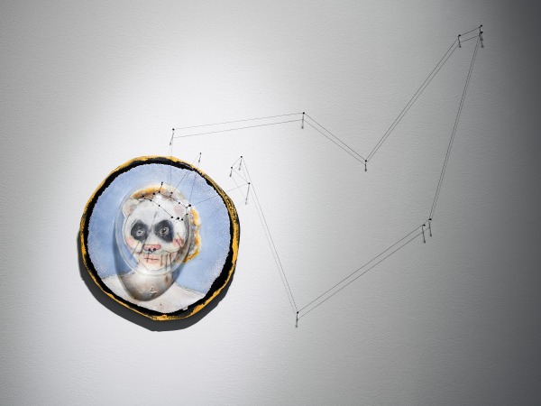 Dorie Guthrie Plate People 6, 2019 fused, blown, flameworked, and enameled glass; string 23 x 28 x 3.5 inches