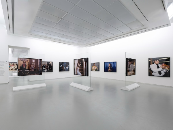 Tina Barney: Family Ties, Jeu de Paume