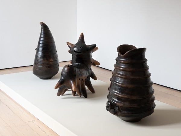 Julia Isídrez: Mundo de Julia reviewed in Frieze, by Mariana Fernández