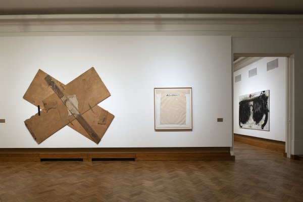 Antoni Tàpies. The Practice of Art