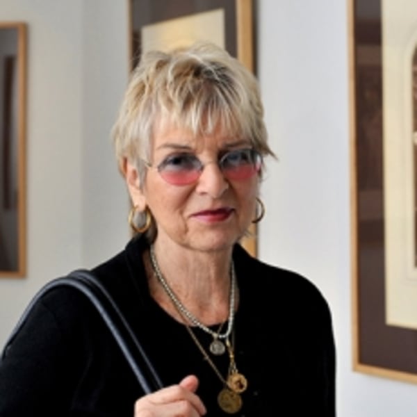 Audrey Flack receives award