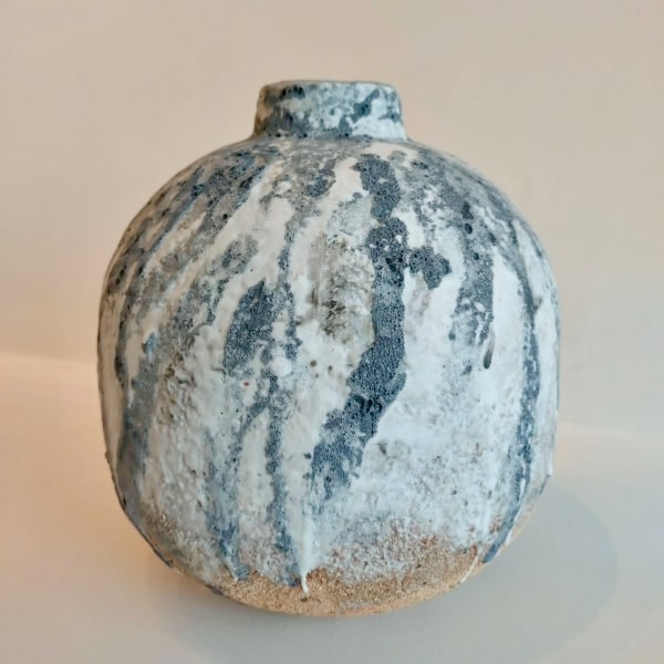 Leena Ceccolini - White and Grey Vase, 2025