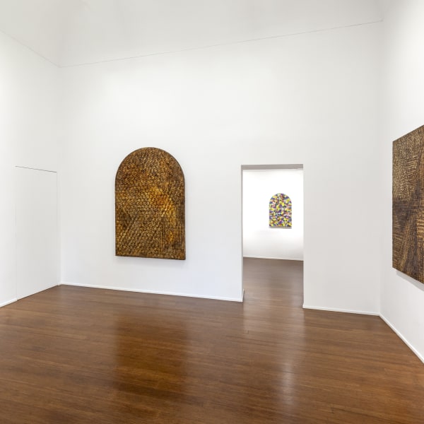 Alan Bee. Paintings, installation view