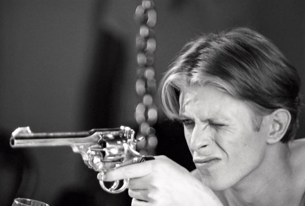 Pistol Bowie, 1975
