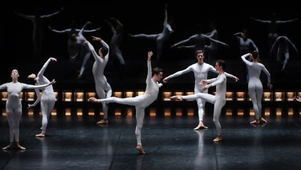 Image: Fifteen Dancers and Changeable Tempo