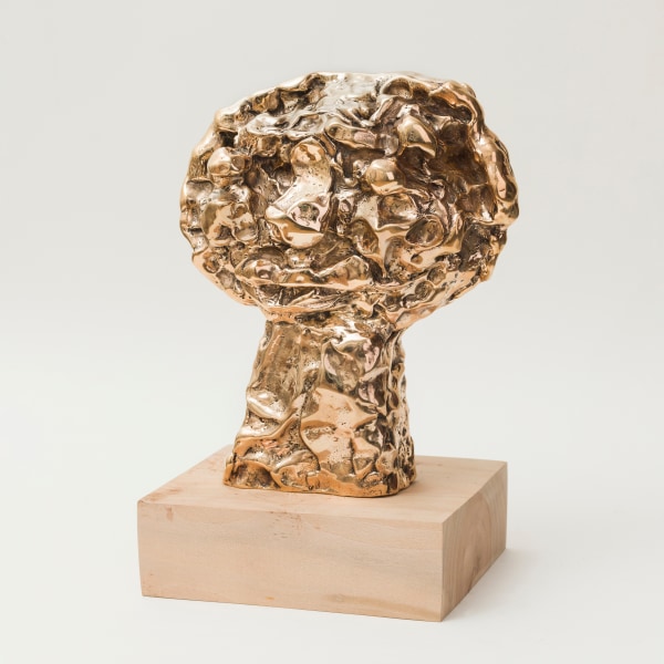 Amir Khojasteh Head of Div #7, 2023 Polished bronze and wood (unique) 27 x 21 x 8 cm (excluding plinth) 10 3/4 x 8 1/4 x 3 1/4 in
