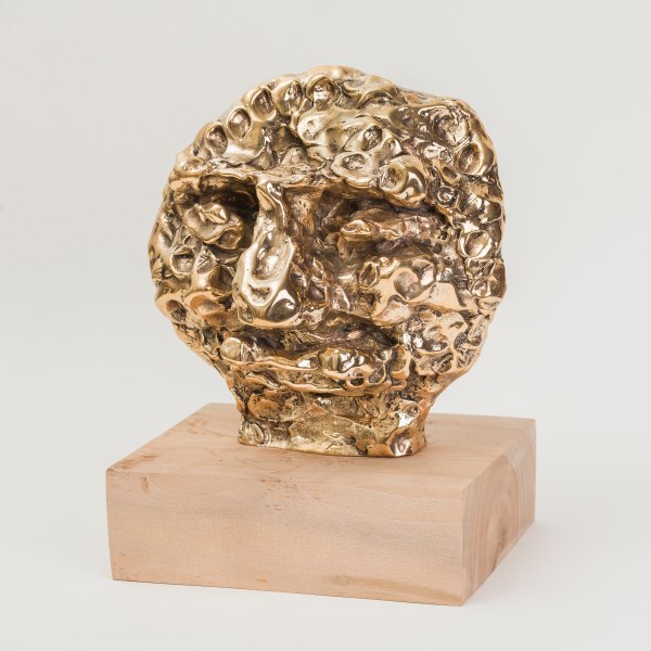 Amir Khojasteh Head of Div #5, 2023 Polished bronze and wood (unique) 21 x 20 x 12 cm (excluding plinth) 8 1/4 x 7 3/4 x 4 3/4 in