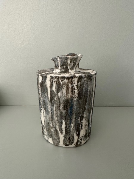 Leena Ceccolini, White and Dark Grey Vase, 2025