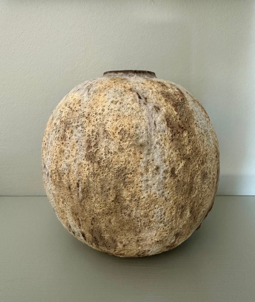 Leena Ceccolini, Rounded Vase, 2025
