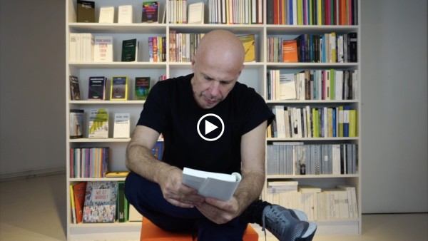 A Reading by Philippe Parreno at ESPACE DIAPHANES, Berlin