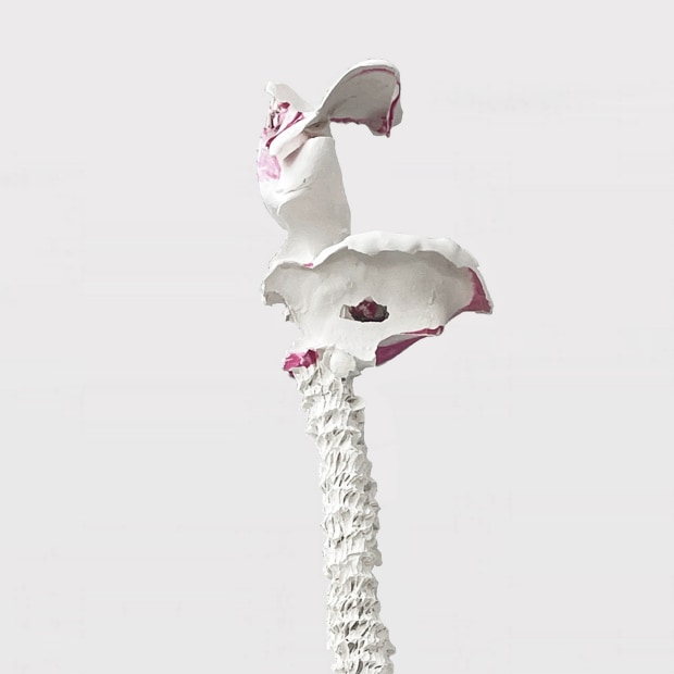 Stijn Ank, Untitled, 2024, pigmented plaster, metal structure, 50,5 x 8,8 x 9,9 cm