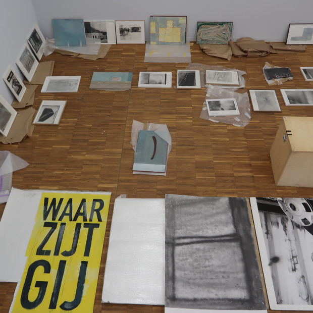 SMAK Director Philippe Van Cauteren on the solo exhibition 'Minstens anderhalf uur en terug' by Peter Morrens at De Warande,...