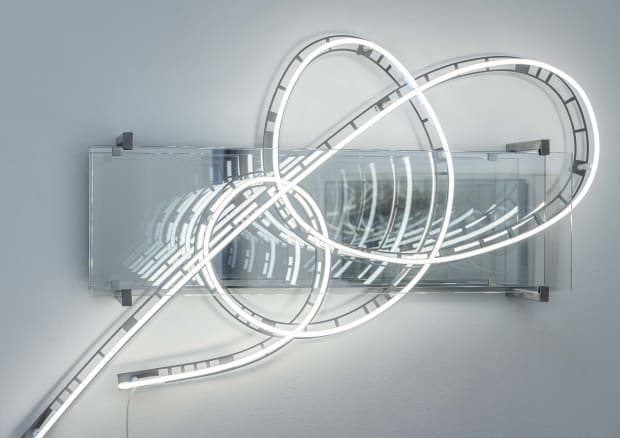 Brigitte Kowanz‘ Werk mit dem Titel UN Climate Change Conference Paris 30.11.2015 12.12.2015 (2019) bezieht sich auf die Daten des...