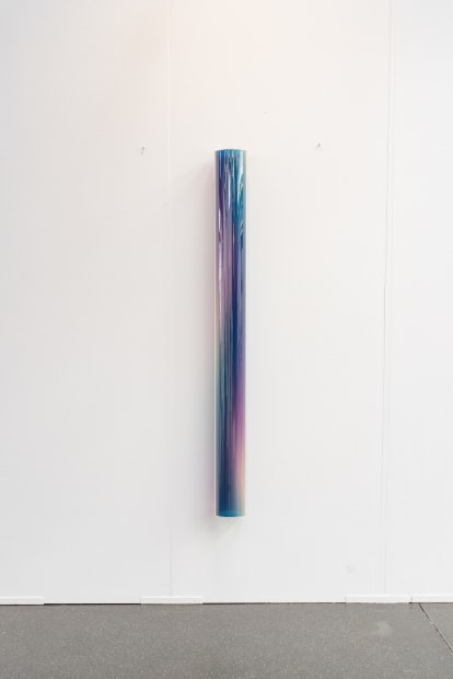 In Unstable Constructs vereinen sich analoge und digitale Techniken. Durch die Einbindung des computerbasierten RGB-Farbraums in der Entwicklung des analogen...