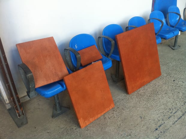 48 Romeo wall mirrors, 180 x 60 cm Floor I, one plastic canvas, 580 cm x 650 cm Floor II,...