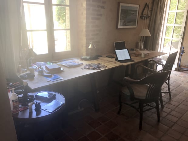 The drawings of primates: apes, macaques, monkeys and gorillas figure as enduring subjects for Abraham Cruzvillegas. In previous instances, their...